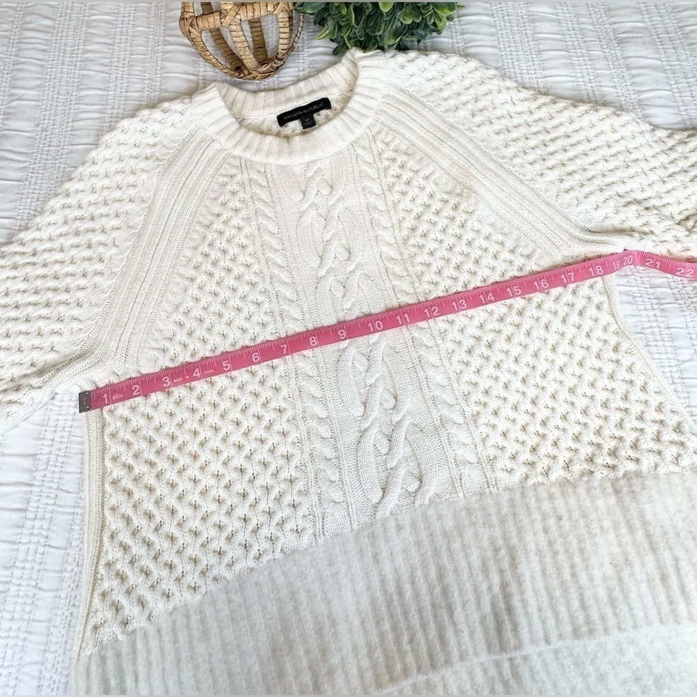 Banana Republic Women’s Cable Knit Sweater in Caribbean Sand Size Medium - Picture 7 of 10